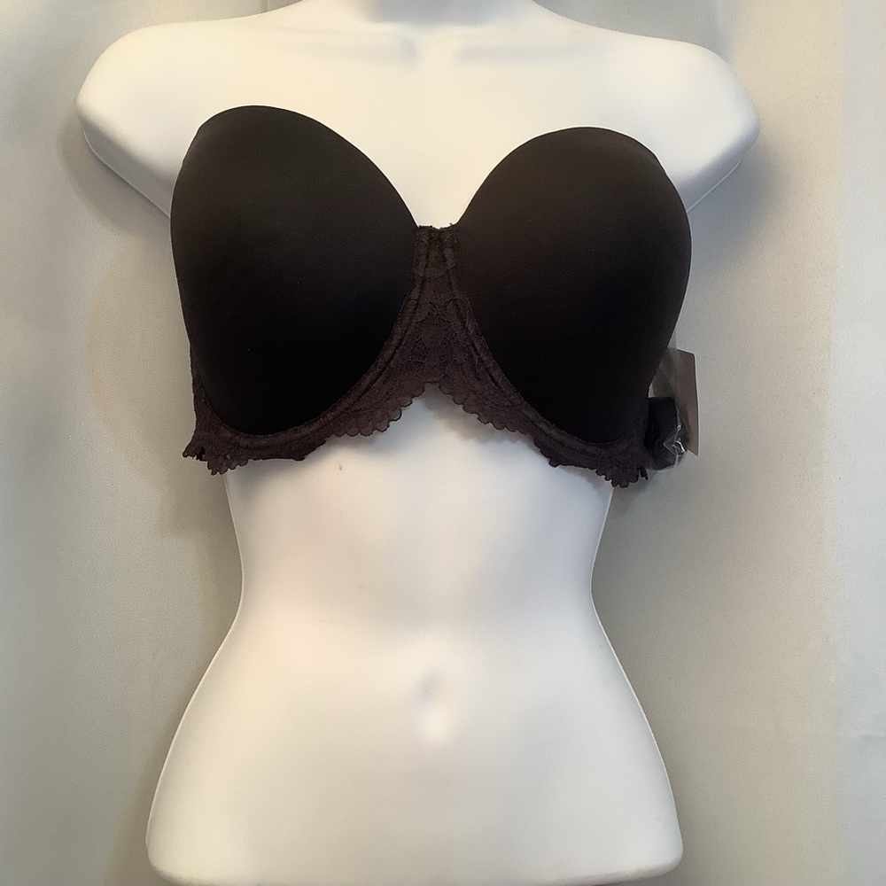 Bra Women’s 42C Moulded Cup. Removable Straps Lace Black